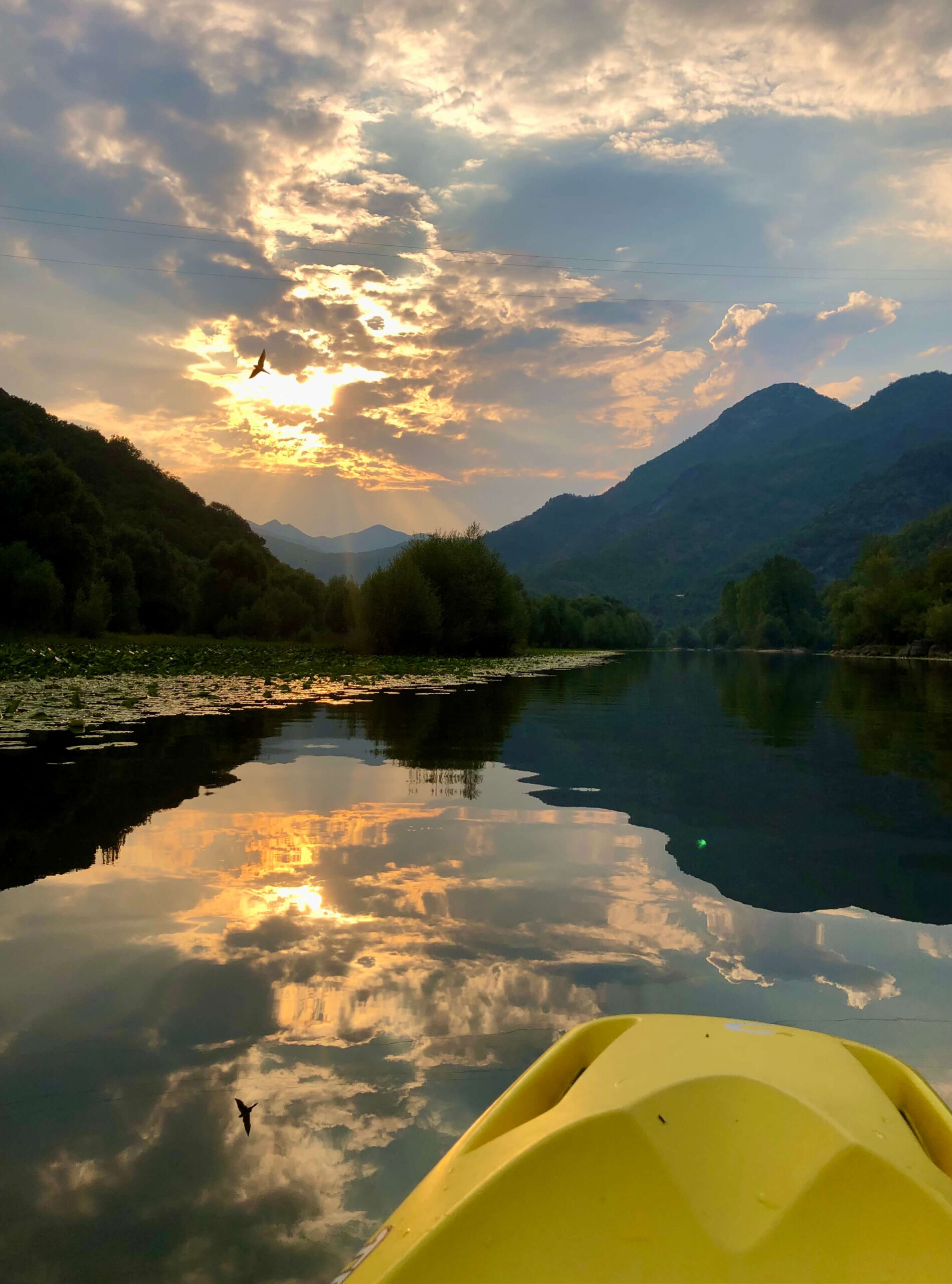 kayak au coucher de soleil