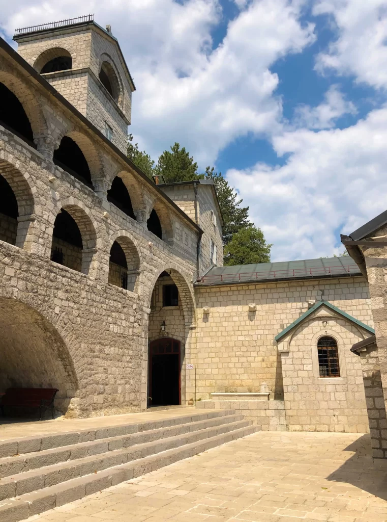 intérieur du monastere de cetinje