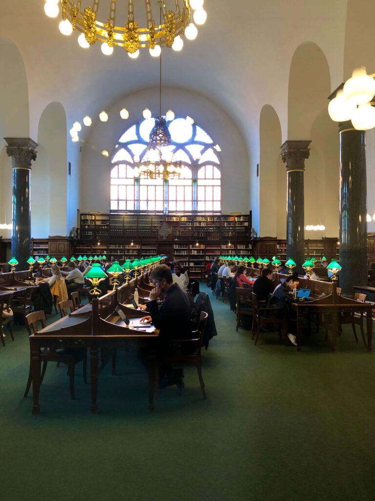 intérieur de la partie ancienne de la bibliothèque royale