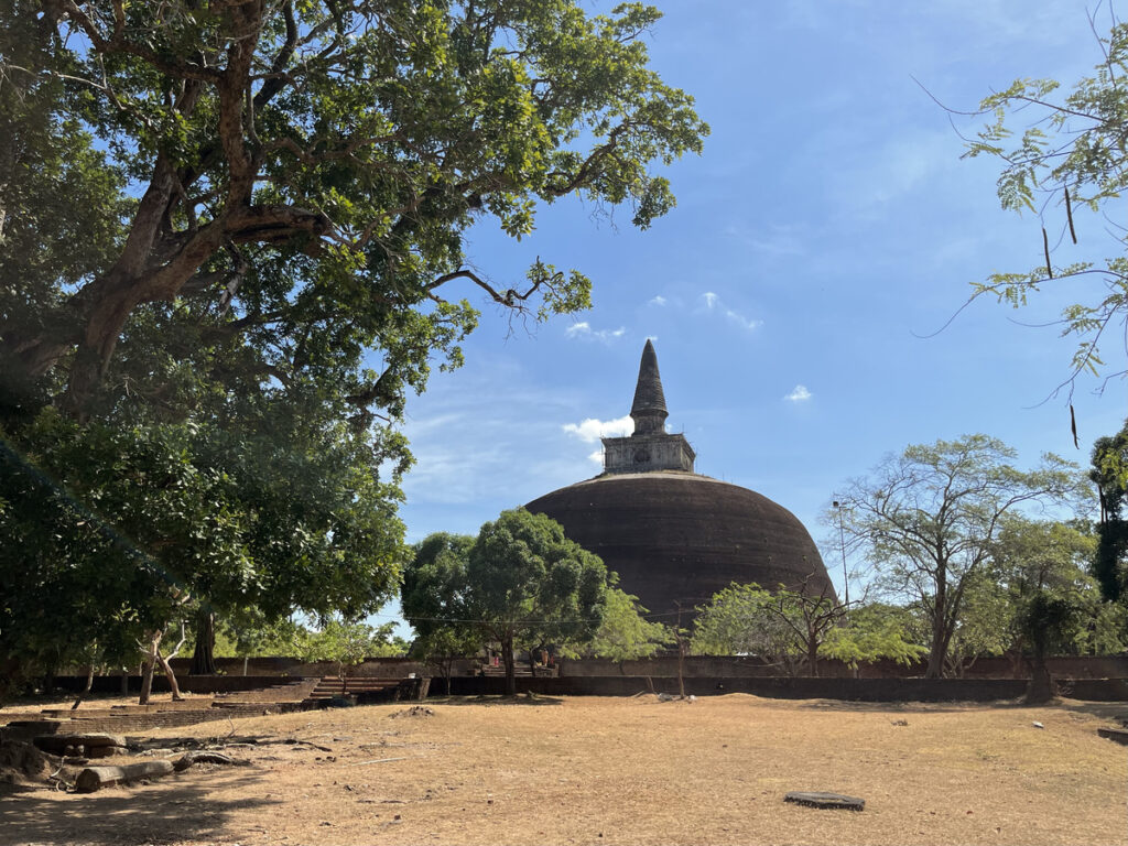 polonnaruwa stupa