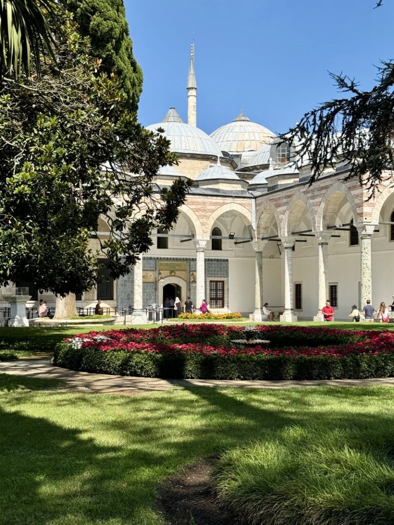 istanbul topkapi jardin