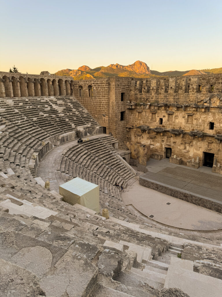 aspendos theatre enceinte