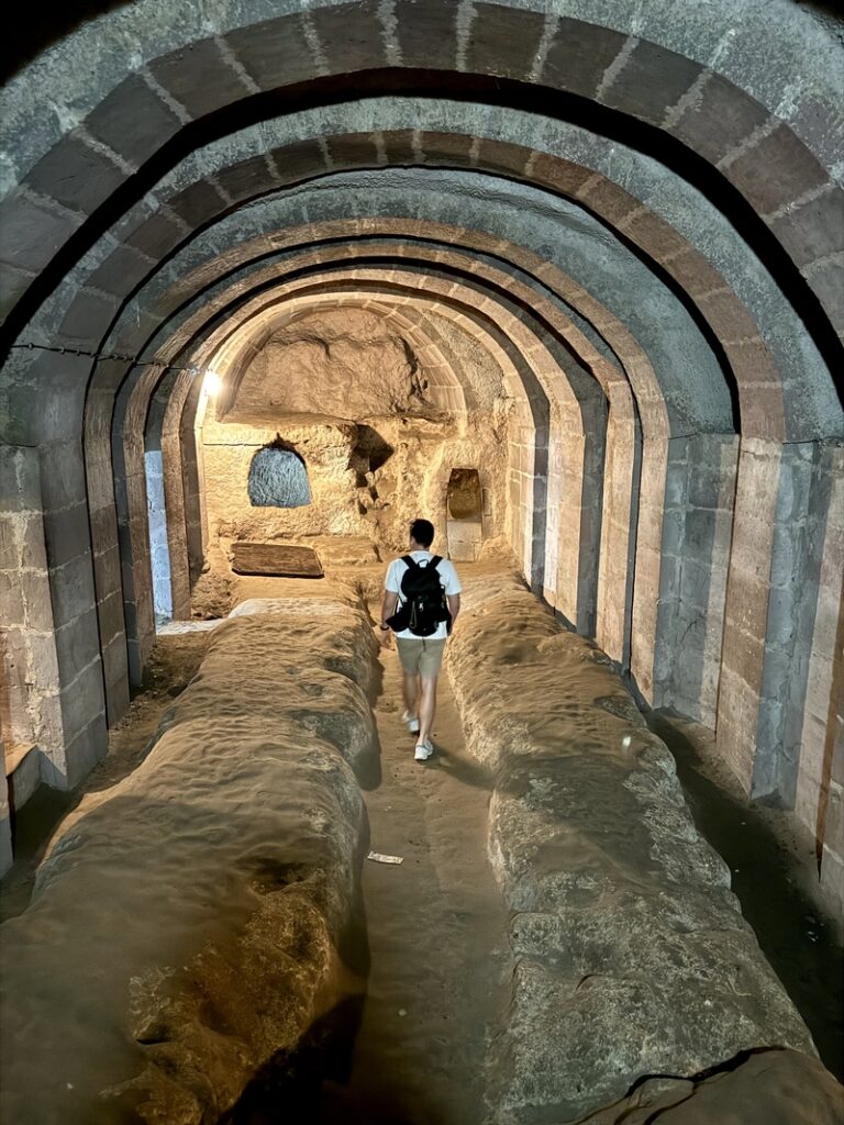 cappadoce eglise dans ville souterraine derinkuyu