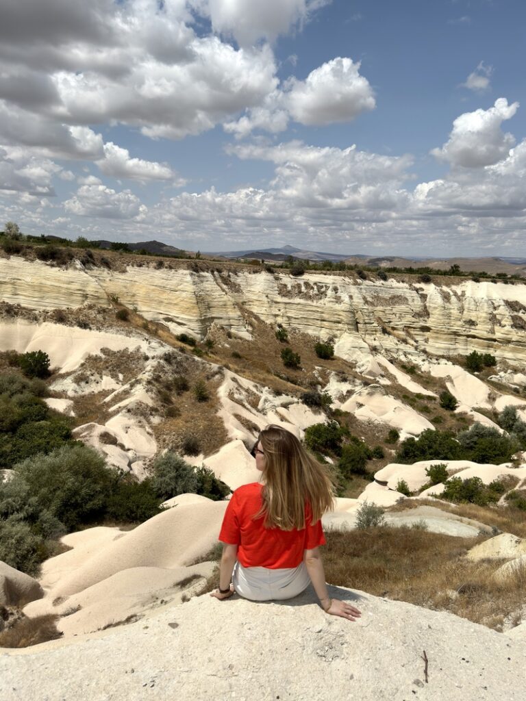 cappadoce julie devant la love valley