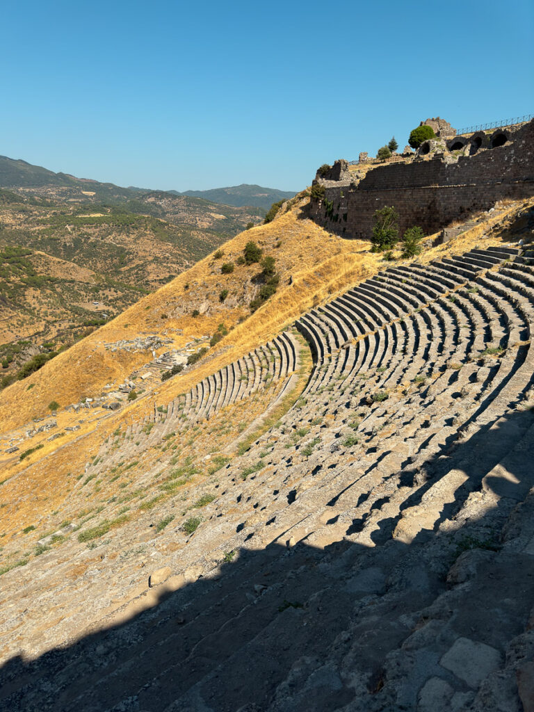 Site antique Pergame théâtre